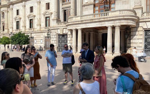 Turismo pone en marcha la «Ruta Hemingway», de la primera visita a València del escritor
