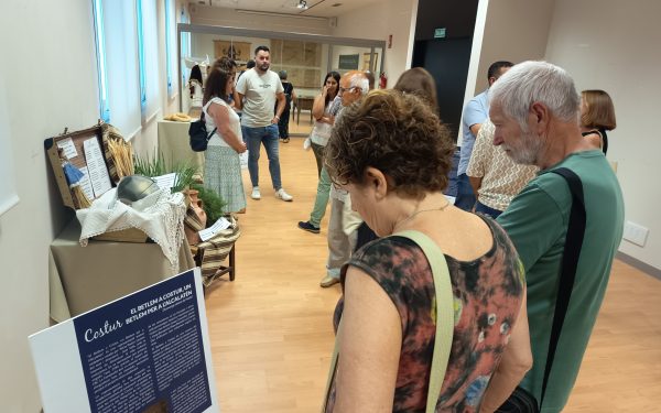 El PEU-UJI lleva las fiestas, costumbres y tradiciones de l’Alcalatén a una exposición itinerante