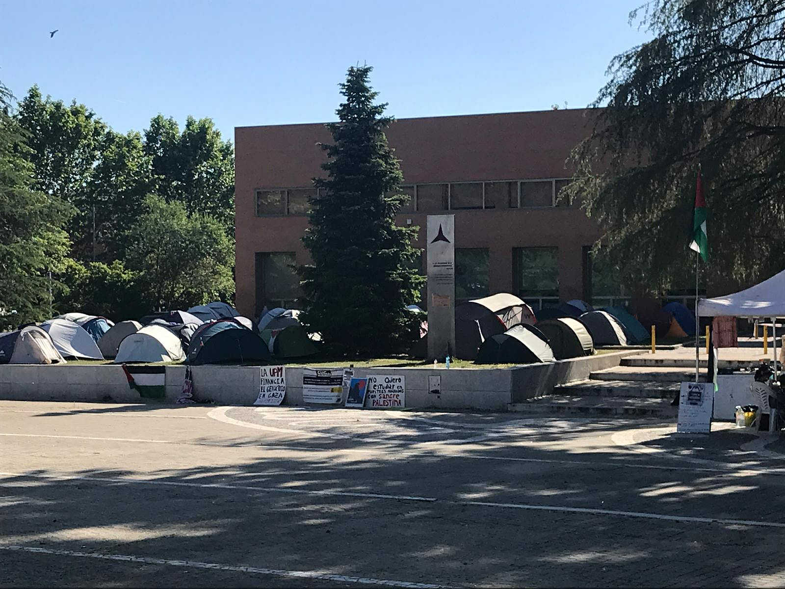 Carpas por Palestina en la Complutense: crónica de un movimiento universitario y su impacto en la población migrante