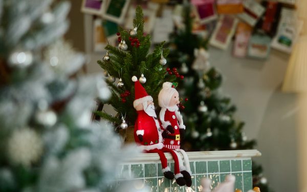 Se activa el comercio local con un concurso navideño de escaparates