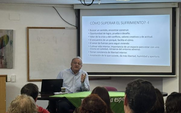 54 años escuchando la vida: el Teléfono de la Esperanza reúne a voces por la salud mental