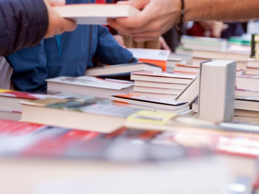 Libros antiguos y de ocasión vuelven a la Gran Vía Marqués del Túria