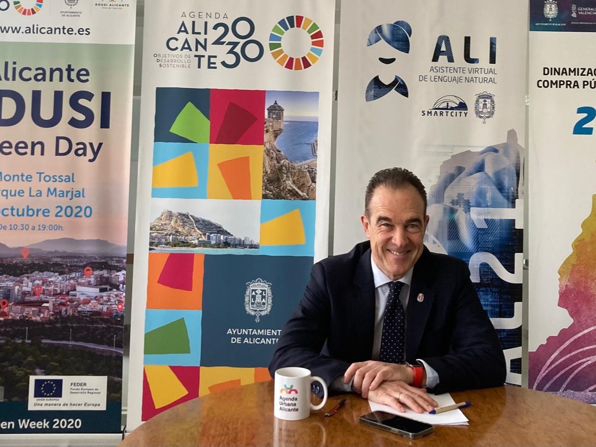 Alicante impulsa cursos gratuitos para reducir la brecha digital de marzo a junio