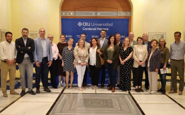 El II Foro Crossmedia-Valencia aborda los retos de la inteligencia artificial para el periodismo y la comunicación