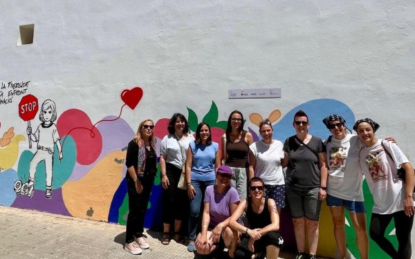 Arte juvenil contra la discriminación: un mural reivindica la convivencia y la inclusión