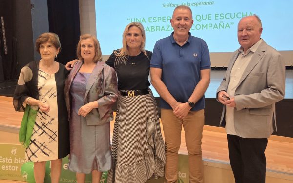 Un homenaje a la colaboración institucional en el 25 aniversario del Teléfono de la Esperanza