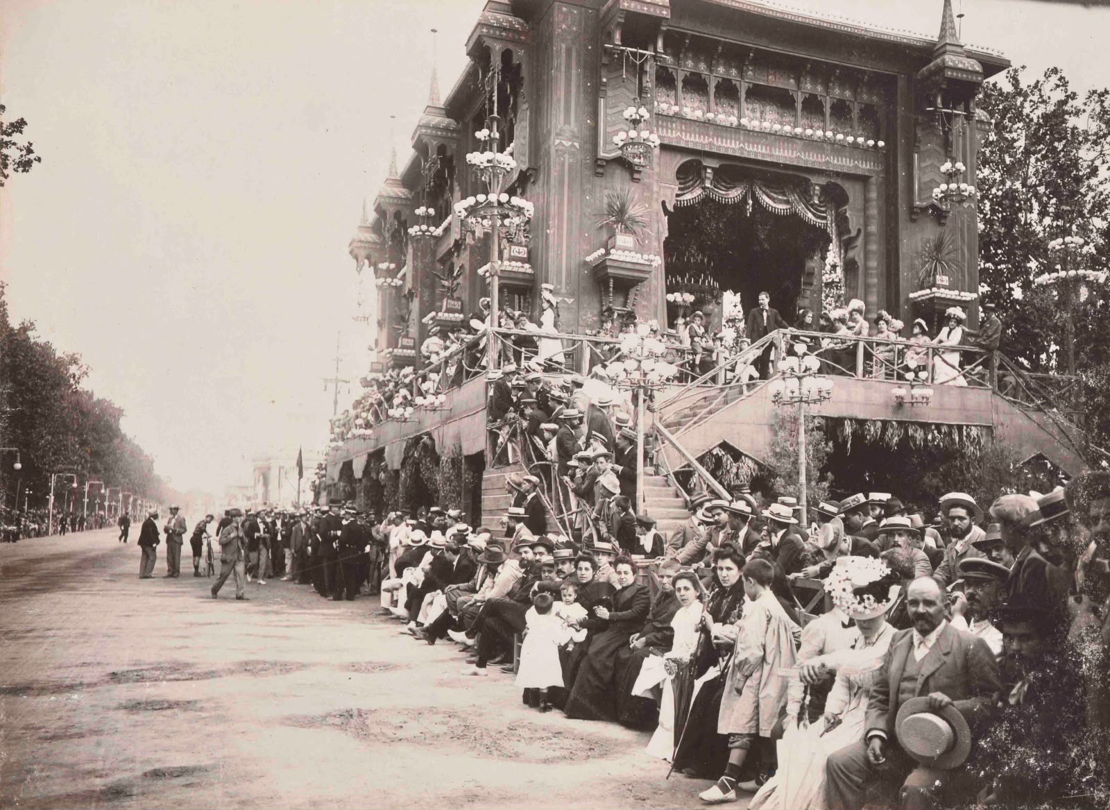La Feria de Julio arranca su 155 edición con un viaje al encanto de la Belle Époque valenciana