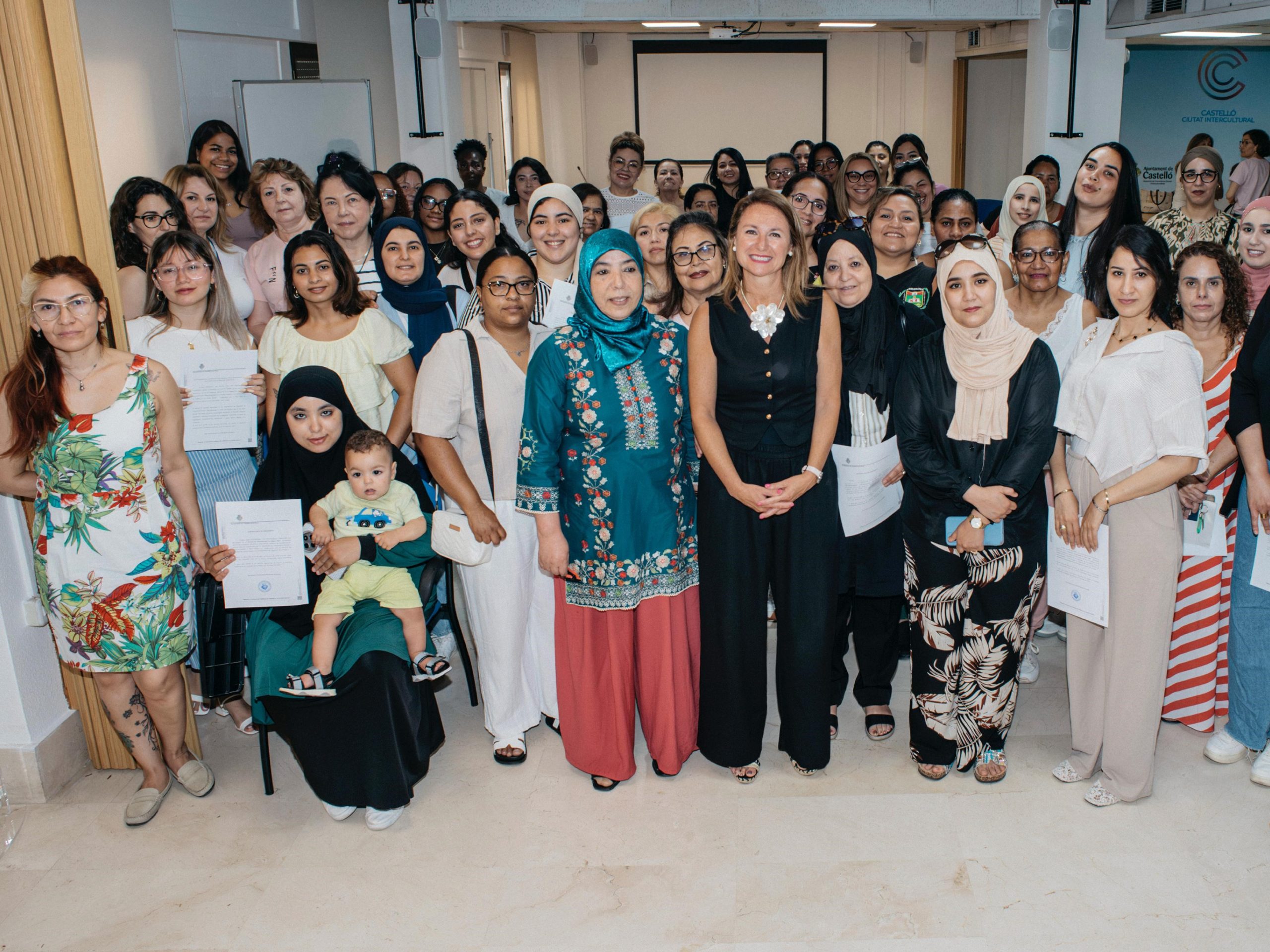 Castellón reconoce la participación de mujeres migrantes en un proyecto que impulsa la convivencia y la inclusión