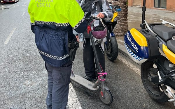 La Policía Local restablece el control de patinetes ante la entrada en vigor de la nueva normativa de la DGT