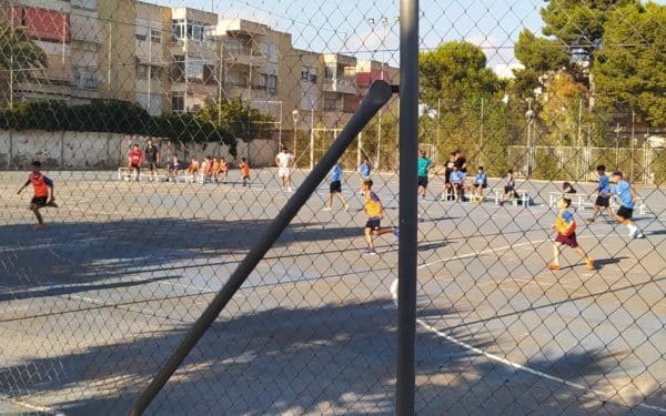 Alicante ofrece más horas anuales en actividades deportivas para menores vulnerables
