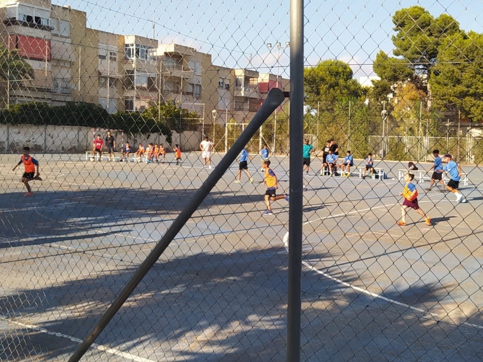 Alicante ofrece más horas anuales en actividades deportivas para menores vulnerables
