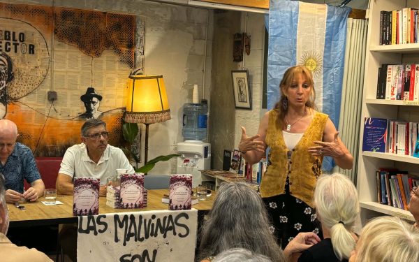 Mariana Dofour presenta El exilio no olvida en València