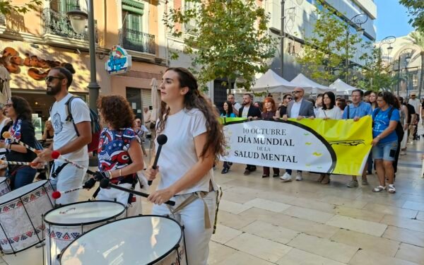 Alicante visibiliza la salud mental con una jornada de sensibilización en el centro de la ciudad