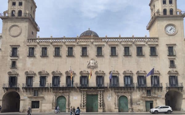 Alicante destina ayudas para impulsar el comercio, la hostelería y los mercados