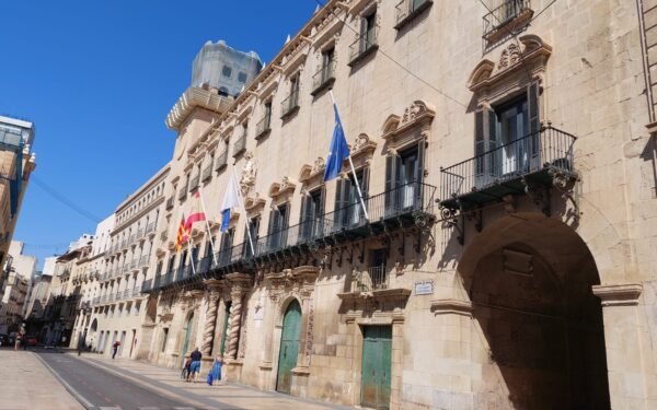 Alicante impulsa el comercio local con una nueva campaña del Bono Comercio