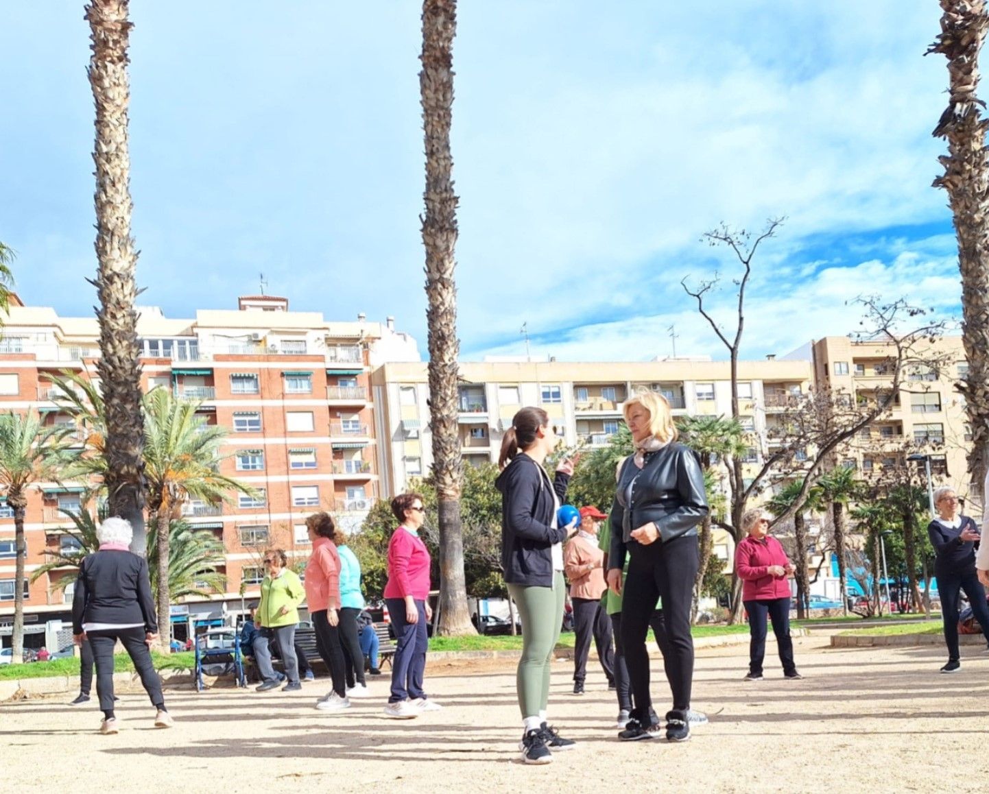 La Concejalía de Gente Mayor estrena actividades de ejercicio para mayores en los parques de la ciudad