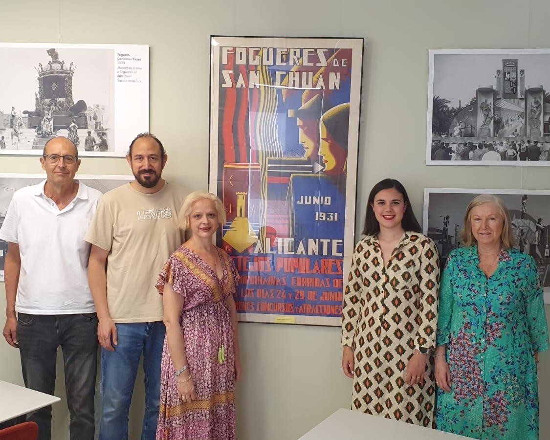 Exposición sobre los orígenes de las Hogueras en el Archivo Municipal